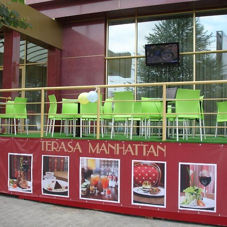 Manhattan Hotel & Restaurant Chisinau Ngoại thất bức ảnh