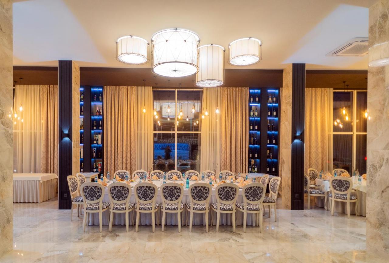 Manhattan Hotel & Restaurant Chisinau Ngoại thất bức ảnh