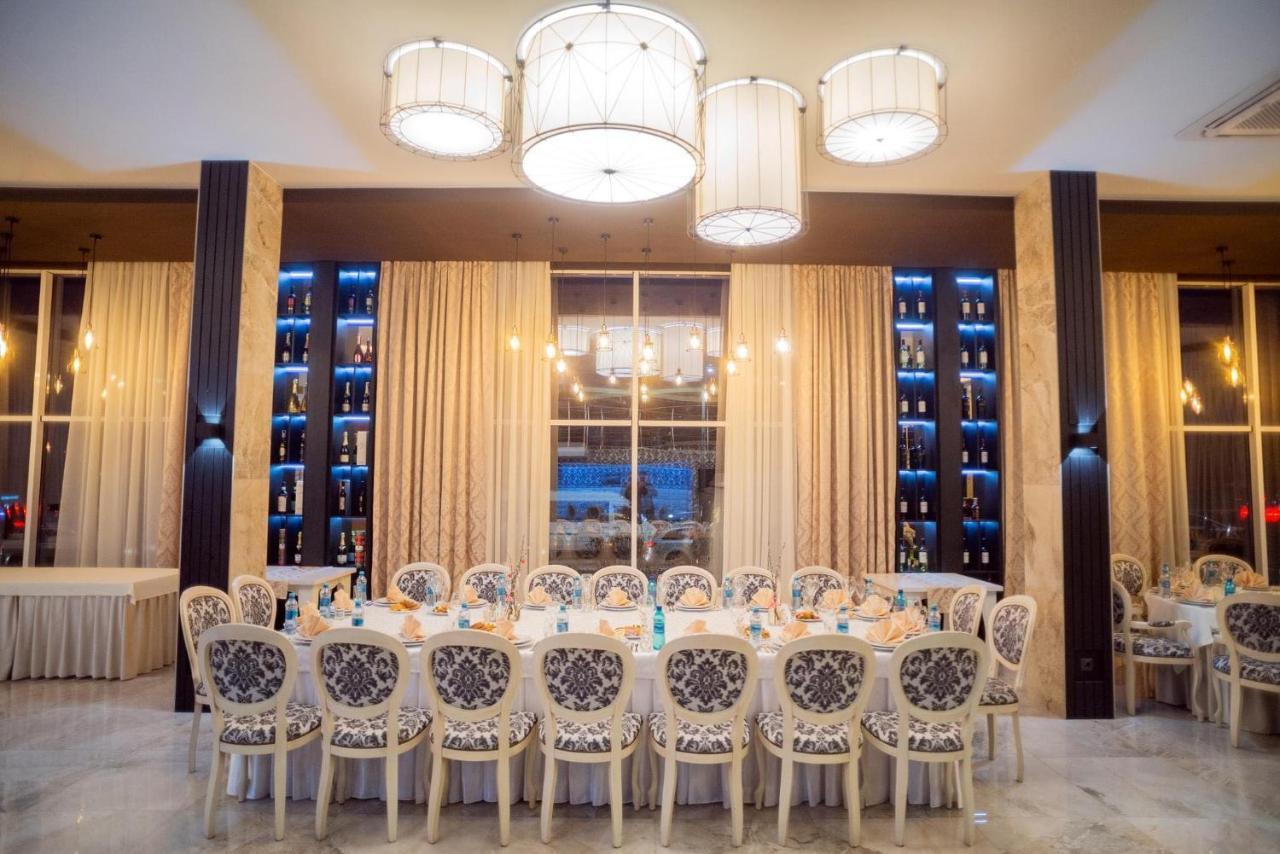 Manhattan Hotel & Restaurant Chisinau Ngoại thất bức ảnh