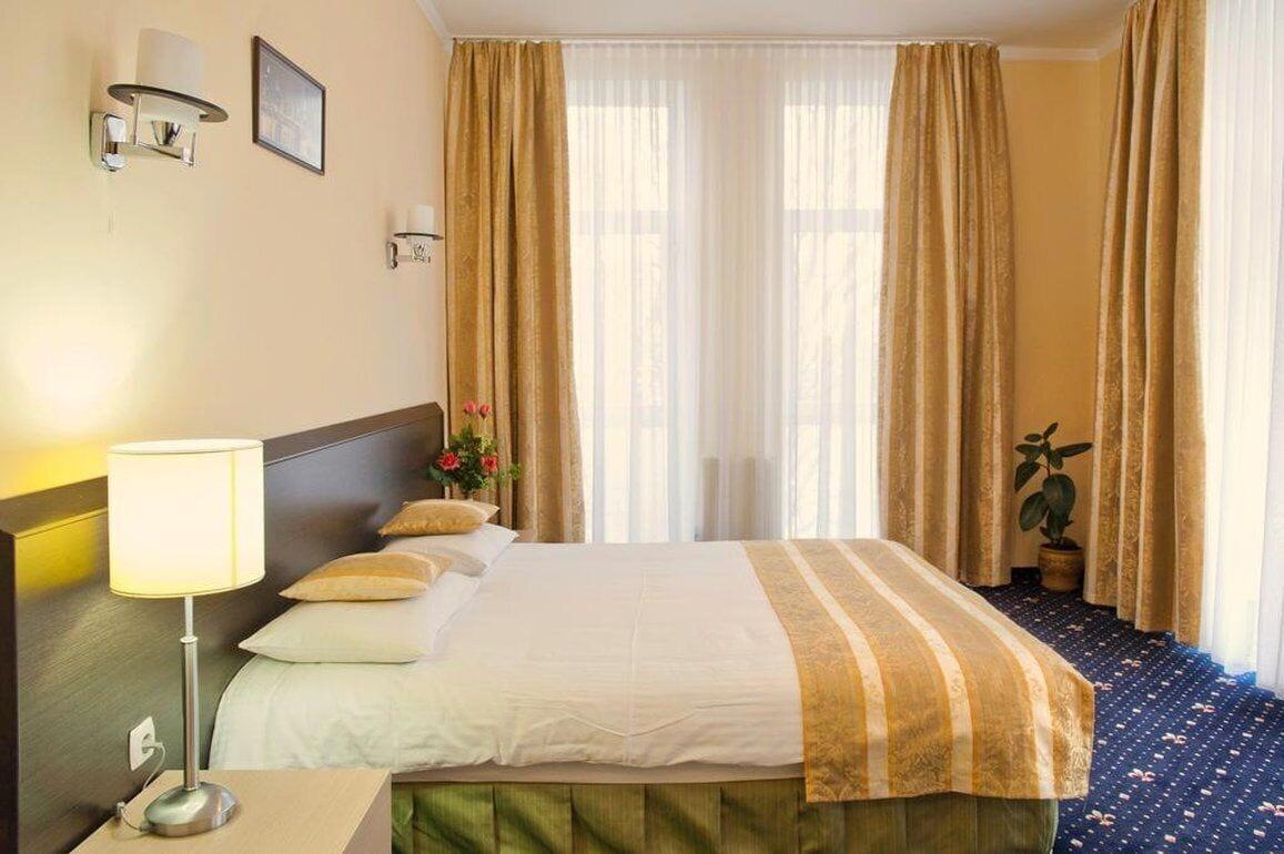 Manhattan Hotel & Restaurant Chisinau Ngoại thất bức ảnh