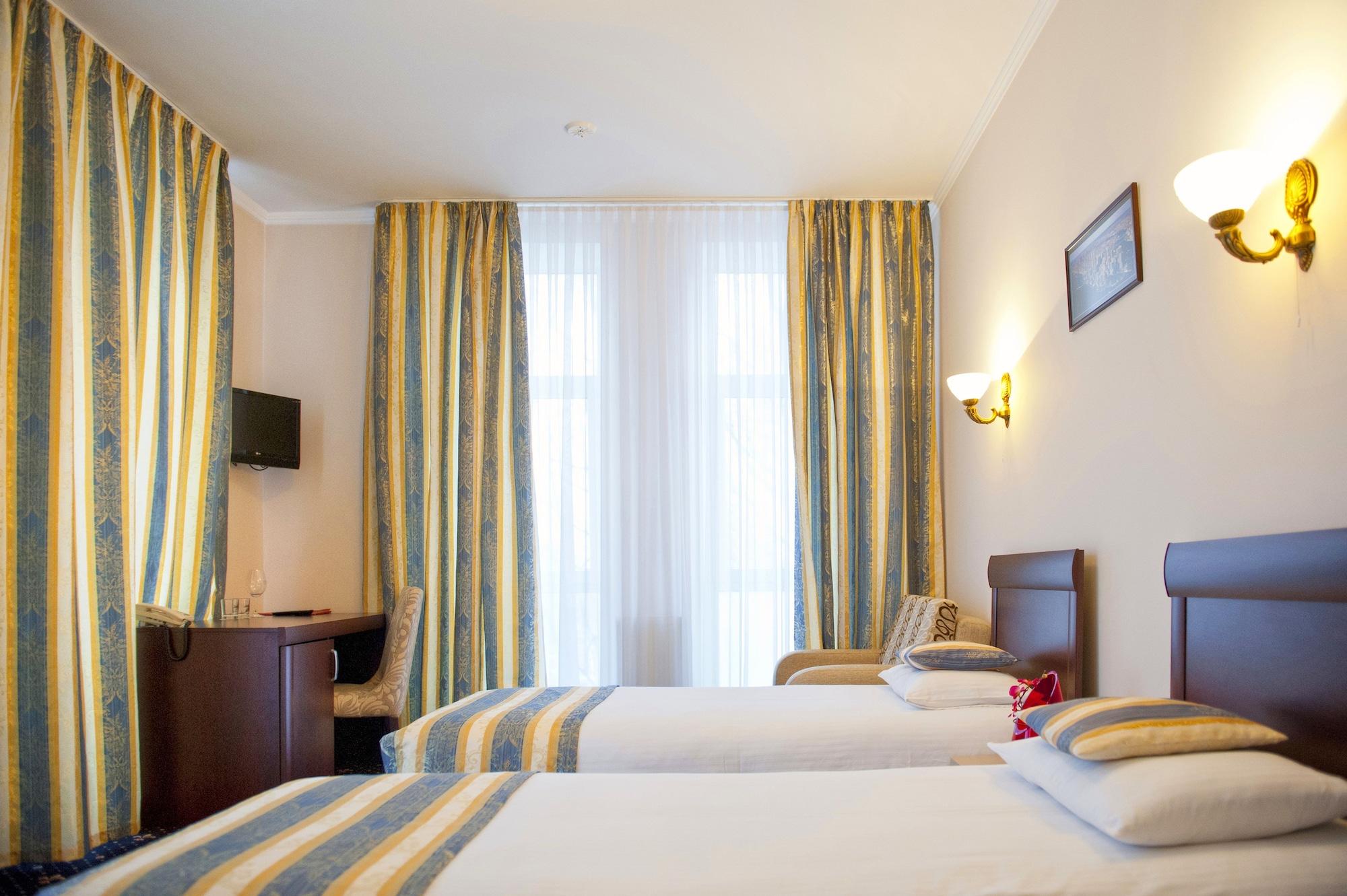 Manhattan Hotel & Restaurant Chisinau Ngoại thất bức ảnh