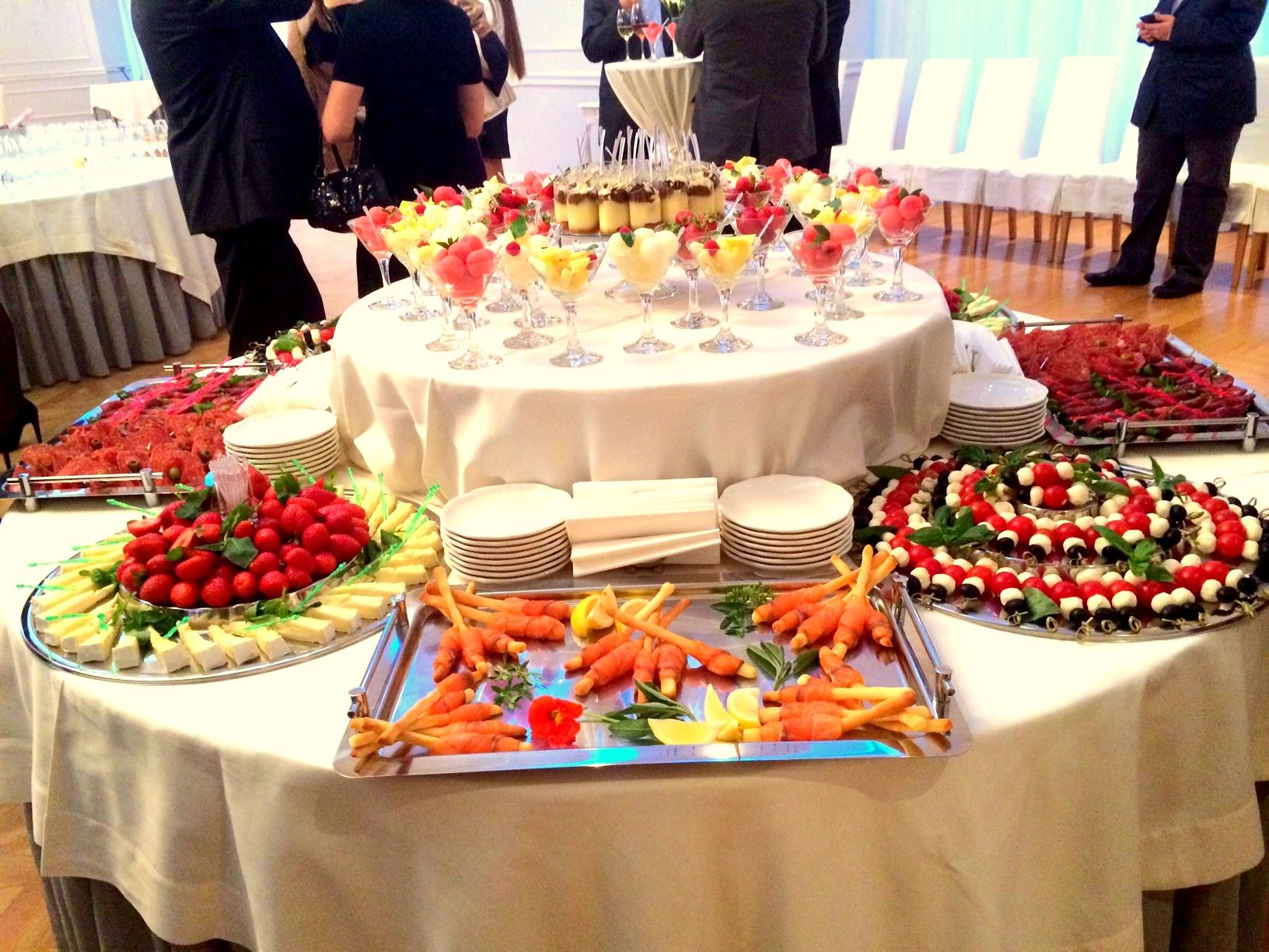 Manhattan Hotel & Restaurant Chisinau Ngoại thất bức ảnh