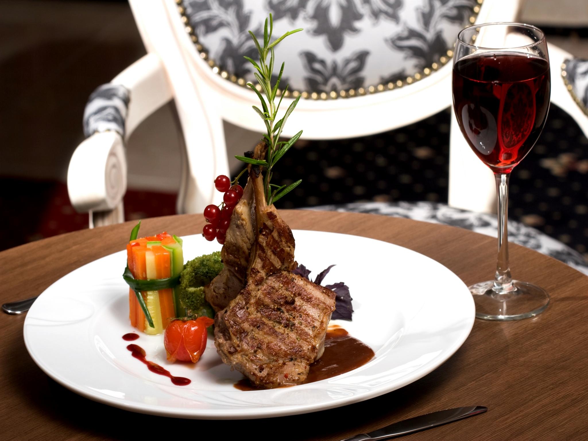 Manhattan Hotel & Restaurant Chisinau Ngoại thất bức ảnh