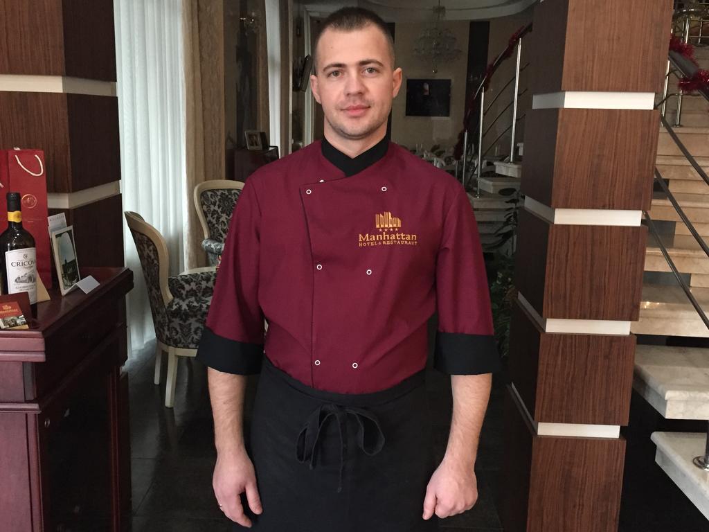 Manhattan Hotel & Restaurant Chisinau Ngoại thất bức ảnh