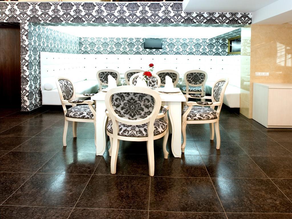 Manhattan Hotel & Restaurant Chisinau Nhà hàng bức ảnh